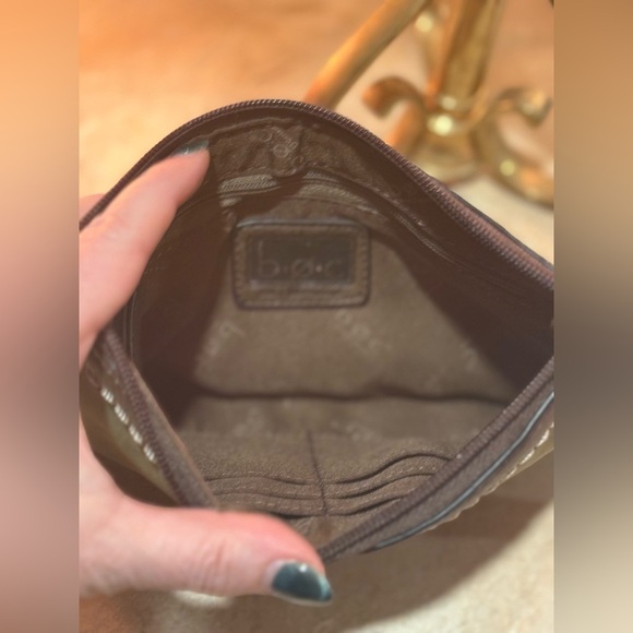 B. O. C. Clover hill crossbody bag and wristlet. - Picture 15 of 16